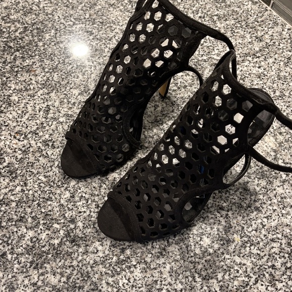 Elegant black sandals - Picture 2 of 8